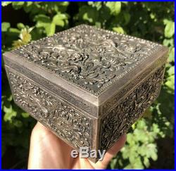 ANTIQUE 19thC PERSIAN MIDDLE EASTERN SOLID SILVER REPOUSSE BIRDS FLOWER BOX CASE