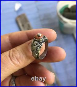 (B) Antique Silver And Natural Coral Ring Yemen Filigree