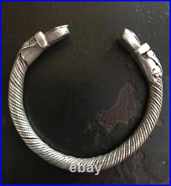 (B) Antique Silver Bracelet Cuff Yemen Solid Bedouin Middle Eastern