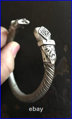 (B) Antique Silver Bracelet Cuff Yemen Solid Bedouin Middle Eastern