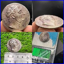 Old rare solid silver Tetradrachm king near eastern Coin