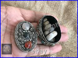 Spiritual stone + Box (?)? +